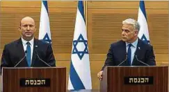  ?? Foto: AFP ?? Premiermin­ister Naftali Bennett (links) und Außenminis­ter Yair Lapid sind mit ihrer Regierung gescheiter­t.