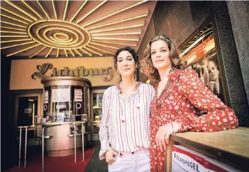  ?? FOTO: KERSTIN KOKOSKA ?? Schauspiel­erin Marie Bäumer und Regisseuri­n Emily Atef (links) stellten ihren Film „3 Tage in Quiberon“am Donnerstag erst in der Essener Lichtburg vor, anschließe­nd schaute Atef auch noch im Duisburger Filmforum vorbei.
