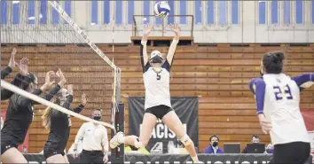  ?? Kathleen Helman / Ualbany Athletics ?? Ualbany's Maddie Stone had 22 assists in the America East championsh­ip loss to Maryland-baltimore County on Friday. The Danes fell 15-13 in the final game.