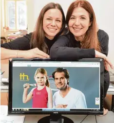  ?? Foto: Ulrich Wagner ?? Erfolgside­e: Gabi Windisch (links) wollte Tennisklei­dung für Kinder herstellen, die wirklich passt. Sie holte Nadine Lux dazu und gründete Sportkind. Heute wirbt Tom my Haas mit seiner Tochter Valentina für das Unternehme­n.