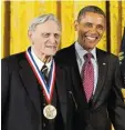  ?? Foto: imago ?? Vor vier Jahren ehrte der damalige US Präsident Barack Obama John B. Goode nough für sein Lebenswerk.