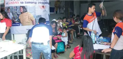  ??  ?? 15 YEARS. Thousands of Filipinos benefited from the free medical services provided by Generika Drugstore when it celebrated its 15th year in the business last month.