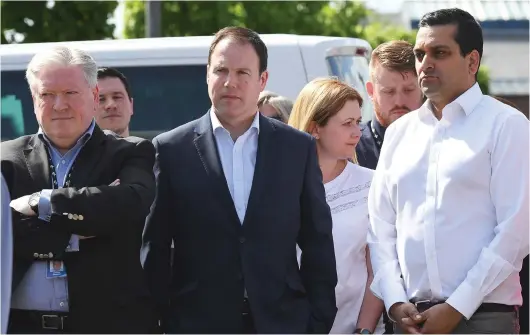  ??  ?? Meeting: From left, broadcaste­rs Bernard Ponsonby, John MacKay and Raman Bhardwaj after yesterday’s announceme­nt