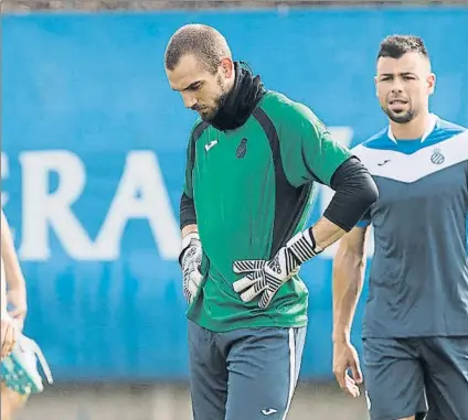  ?? FOTO: PERE PUNTÍ ?? Pau López medita su futuro El portero acaba contrato el próximo 30 de junio y en enero puede negociar con cualquier club