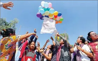  ?? PHA LINA ?? Women from the Boeung Chhouk land dispute community in Phnom Penh hold an Internatio­nal Women's Day event yesterday, where they called on authoritie­s not to use violence against female demonstrat­ors.