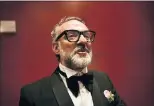  ??  ?? Starkoch Massimo Bottura kocht im Juni bei einem Galadinner in Wien.