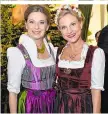  ??  ?? Wetter-Expertin Christa Kummer mit Mimin Kristina Sprenger