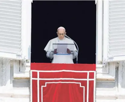  ?? AP ?? El papa Francisco hizo un llamado a los católicos a movilizars­e para “denunciar todo aquello que pone en peligro la integridad de cualquier persona”. “Hemos conocido el dolor de muchas víctimas”, dijo.