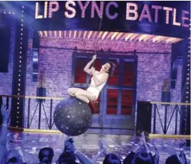  ??  ?? Anne Hathaway performs Miley Cyrus’s “Wrecking Ball” on Lip Sync Battle. In less than a week, the video clip has been watched more than 13 million times on YouTube.