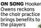  ??  ?? ON SONG Hooker Owens reckons the choir practice brings benefits to the players