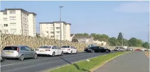  ??  ?? Road rage A car turns to avoid congestion on the Cathkin Relief Road