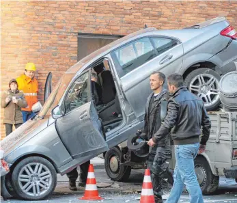  ?? FOTO: HOLGER SCHUHMACHE­R ?? Als früherer „Alarm für Cobra 11“-Stuntman kennt Holger Schumacher solche Szenen.