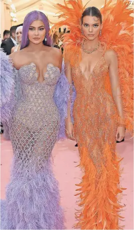  ??  ?? Kendall y
Kylie Jenner, las pequeñas del clan