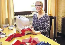  ?? BILD: OLDENBURG GEMEINSAM ?? Näht Masken für die Initiative „Oldenburg gemeinsam“: Monika Ellinger-Hoffmann