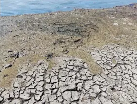  ?? Bracciano Smart Lake - fb/ LaPresse ?? Disastro ambientale Per il governator­e del Lazio Zingaretti a Bracciano c’è il rischio catastrofe ecologica