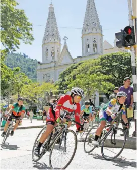  ?? FOTO ?? Camila Atahualpa fue una de las figuras del ciclismo, al ganar dos oros, lo mismo que Valeria López.