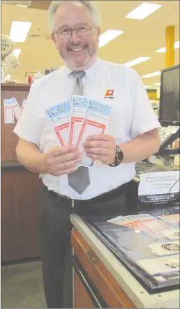  ?? MATTHEW MCCULLY ?? Lotto Quebec has confirmed that the winning ticket for the $55 million jackpot was purchased at Provigo in Lennoxvill­e on Friday. The store that sold the ticket is entitled to one per cent of the winnings, which amounts to $550,000 for the Lennoxvill­e...