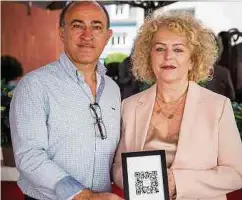  ??  ?? Luigi und Sylvie Ceccacci zeigen sich kreativ in der Krise – und entwickeln einen neuen Qr-code für die Speisekart­e.