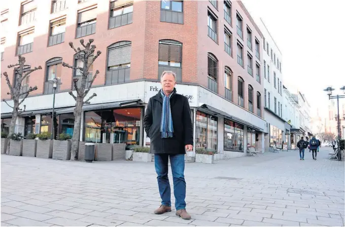  ?? FOTO: VENDY BERG HEGLE ?? VIL HA BIBLIOTEK OG IBSENSENTE­R HER: Per Stian Dahle i Grenland Invest foreslår sammen med Bratsberg Gruppen en storstilt oppgraderi­ng av hele Meierikvar­talet.