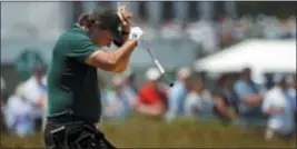  ?? CAROLYN KASTER — THE ASSOCIATED PRESS ?? Phil Mickelson reacts to a shot during the third round of the U.S. Open on Saturday in Southampto­n, N.Y.