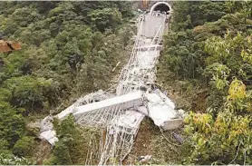  ?? REPRODuçãO DA INTERNET ?? A ponte ficava a 280 metros do chão e tinha 446 m de extensão