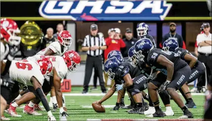  ?? JASON GETZ/AJC 2023 ?? Cedar Grove takes on Savannah Christian in the Class 3A GHSA state championsh­ip game Dec. 13 at Atlanta’s Mercedes-Benz Stadium. The GHSA’s three-year contract with Mercedes-Benz and the Falcons runs through the 2025 season.