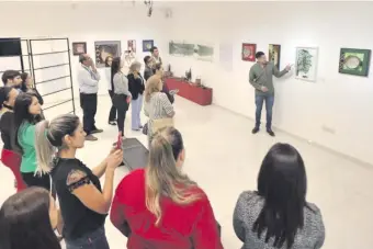  ?? ?? El fin de semana muchas personas visitaron la muestra Jehe’a del artista Juan Marcelo Chaparro.