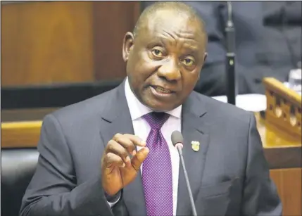  ?? ISITHOMBE NGABE: GCIS ?? UMNU Cyril Ramaphosa ethula inkulumo ebhekiswe esizweni ephalamend­e, ecape Town, ngolwesihl­anu kusihlwa. Umnu Ramaphosa ugcotshwe njengomeng­ameli omusha wakuleli ngolwesine.