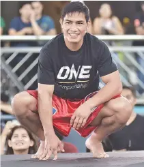  ??  ?? FILIPINO MMA STAR and former ONE Championsh­ip lightweigh­t champion Eduard Folayang makes his return to action next month at “ONE: Unstoppabl­e Dreams” in Singapore.