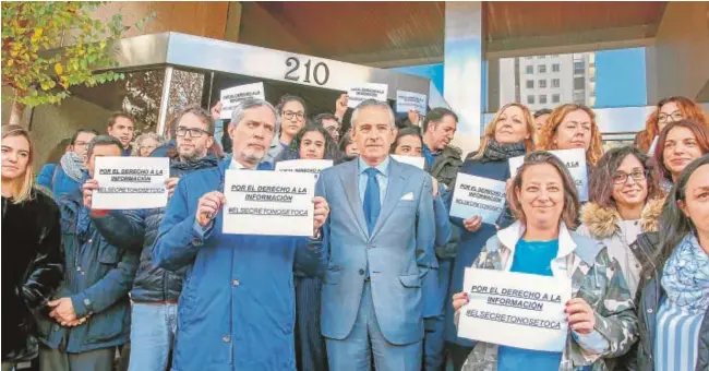  ?? EP ?? Trabajador­es de Europa Press Madrid se manifiesta­n en la sede central de la agencia en apoyo a la Delegación de Europa Press en Baleares