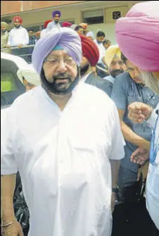  ?? SIKANDER SINGH/HT ?? Punjab chief minister Capt Amarinder Singh coming out of the district courts in Mohali on Thursday.