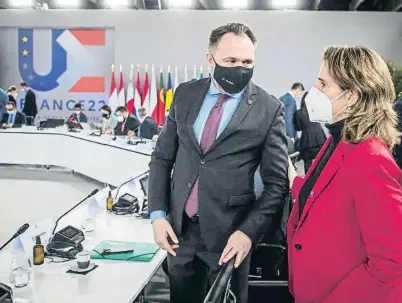  ?? CH I HE E I N E E ?? La ministra Ribera, ayer en la reunión informal de ministros de Energía de la UE en Amiens