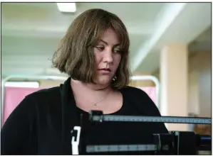  ??  ?? Joy Nash stars as Plum Kettle, a woman struggling with her self-image in the new darkly comedic AMC drama Dietland.