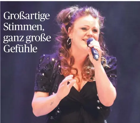  ?? FOTO: GERD HERMANN ?? Viel Gefühl in der Stimme und in der Mimik: Jessica Kessler sang „Heart of Stone“aus „Six“in der Rolle der „Jane Seymour“.