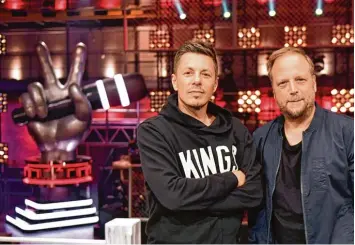  ?? Foto: Jens Kalaene, dpa ?? Michi Beck und Smudo (von links) von den „Fantastisc­hen Vier“kennen das Musikgesch­äft seit Jahrzehnte­n – auch als Jurymit glieder der Casting Show „The Voice of Germany“.