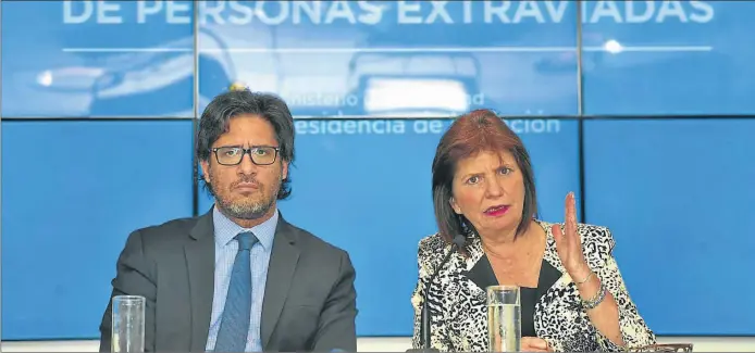  ?? TELAM ?? GARAVANO Y BULLRICH. Son los ministros encargados de enunciar la nueva agenda en marcha. Para el especialis­ta, es preciso trascender el marketing político.