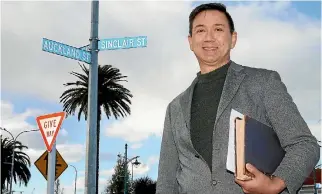  ?? PHOTO: DEREK FLYNN/FAIRFAX NZ ?? Marlboroug­h Museum chief executive Steve Austin is against changing Sinclair St’s name to Grove Rd.