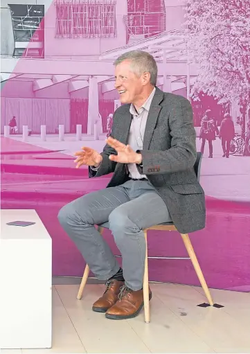  ?? Picture by Kim Cessford. ?? OPEN FOR DEBATE: Willie Rennie, right, leader of the Scottish Liberal Democrats in discussion with Courier Editor David Clegg.