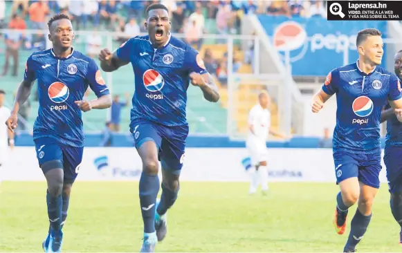  ??  ?? FIGURA. Javier Estupiñán celebra a todo pulmón el gol anotado a su exequipo. “Los goles son amores”, dijo.