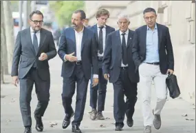  ?? Foto: pep morata ?? Rosell y Bartomeu, con sus abogados a la llegada a la audiencia