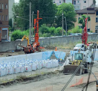  ??  ?? In cantiere I lavori per la linea ad Alta Velocità/alta Capacità tra Brescia e Verona