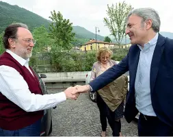  ??  ?? Pellegrina­ggio La visita di Riccardo Chailly alla casa natale di san Paolo VI a Concesio. A sinistra, il maestro con Pier Carlo Orizio (LaPresse/ Cavicchi)