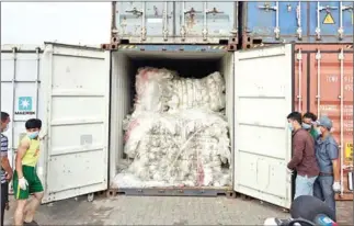  ?? MINISTRY OF ENVIRONMEN­T ?? Eighty-three containers at Sihanoukvi­lle Autonomous Port were broken open on July 16 and found to be filled with almost 1,600 tonnes of plastic waste.