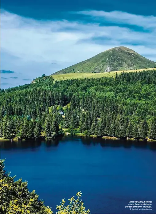  ?? © dbrnjhrj - stock.adobe.com ?? Le lac de Guéry, dans les monts Dore, se distingue par son ambiance sauvage..