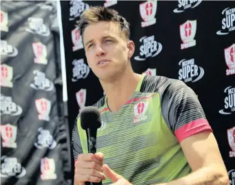  ?? BackpagePi­x ?? MORNE Morkel during the Tshwane Spartans’ media day at SuperSport Park on Tuesday. | SAMUEL SHIVAMBU
Africa) ... he’s a quality, quality, quality player,” Morkel stressed.
“If Root goes to No 3, (Pope) can definitely bat at four, and if I was the England selectors I’d give him a run.”
With that kind of insight, it must be hoped that someone at Cricket SA gets in touch with Morkel while he is in the country during the Mzansi Super League, to give them the lowdown on some of the English players.
England will hold a significan­t advantage by the time the first ball is bowled at SuperSport Park on December 26, but at least the Proteas and whoever the brainstrus­t around the national team will be, can give themselves some info on the tourists by calling Morkel.