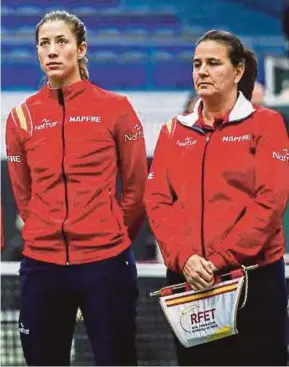  ??  ?? Garbine Muruguza (left) and Conchita Martinez