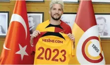  ?? ?? Dries Mertens: il gialloross­o del Galatasara­y e l’azzurro nel cuore