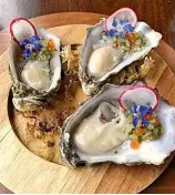  ??  ?? Dooncastle oysters at Ballynahin­ch’s restaurant The Owenmore