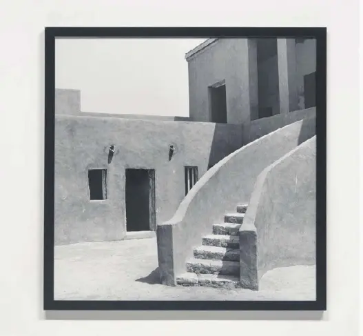  ?? ?? Carrie Mae Weems: Slave Coast (Elmina Cape Coast), 1993 – Ausstellun­g im Württember­gischer Kunstverei­n Stuttgart