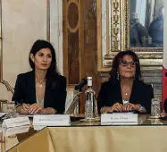  ??  ?? Vertice
La sindaca Virginia Raggi con il prefetto Gerarda Pantalone: oggi in programma il vertice sulle nuove misure per i locali pubblici